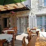 Cona Hotel