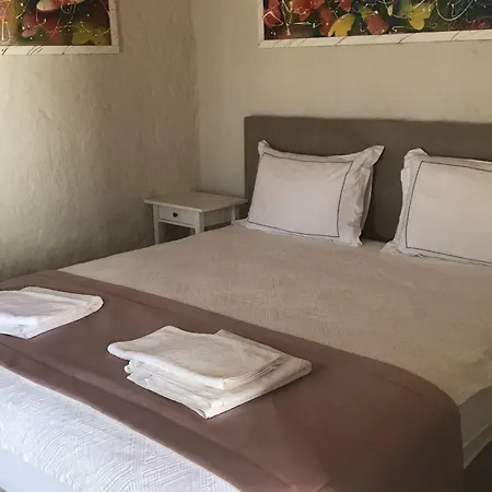 Cona Ξενοδοχείο 2*