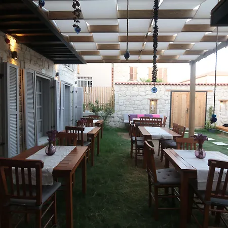 Ξενοδοχείο Cona 2*