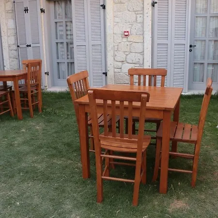 Ξενοδοχείο Cona 2*