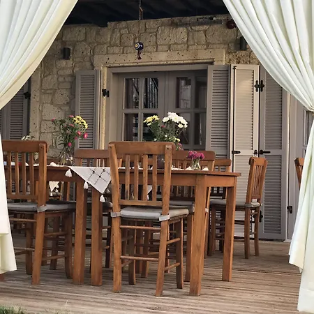 Ξενοδοχείο Cona