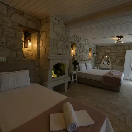 Ξενοδοχείο Cona 2*