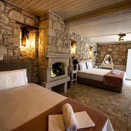 Cona Hotell