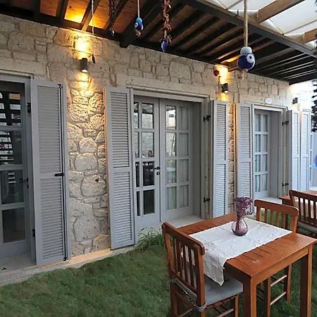 Cona فندق ألاتشاتي